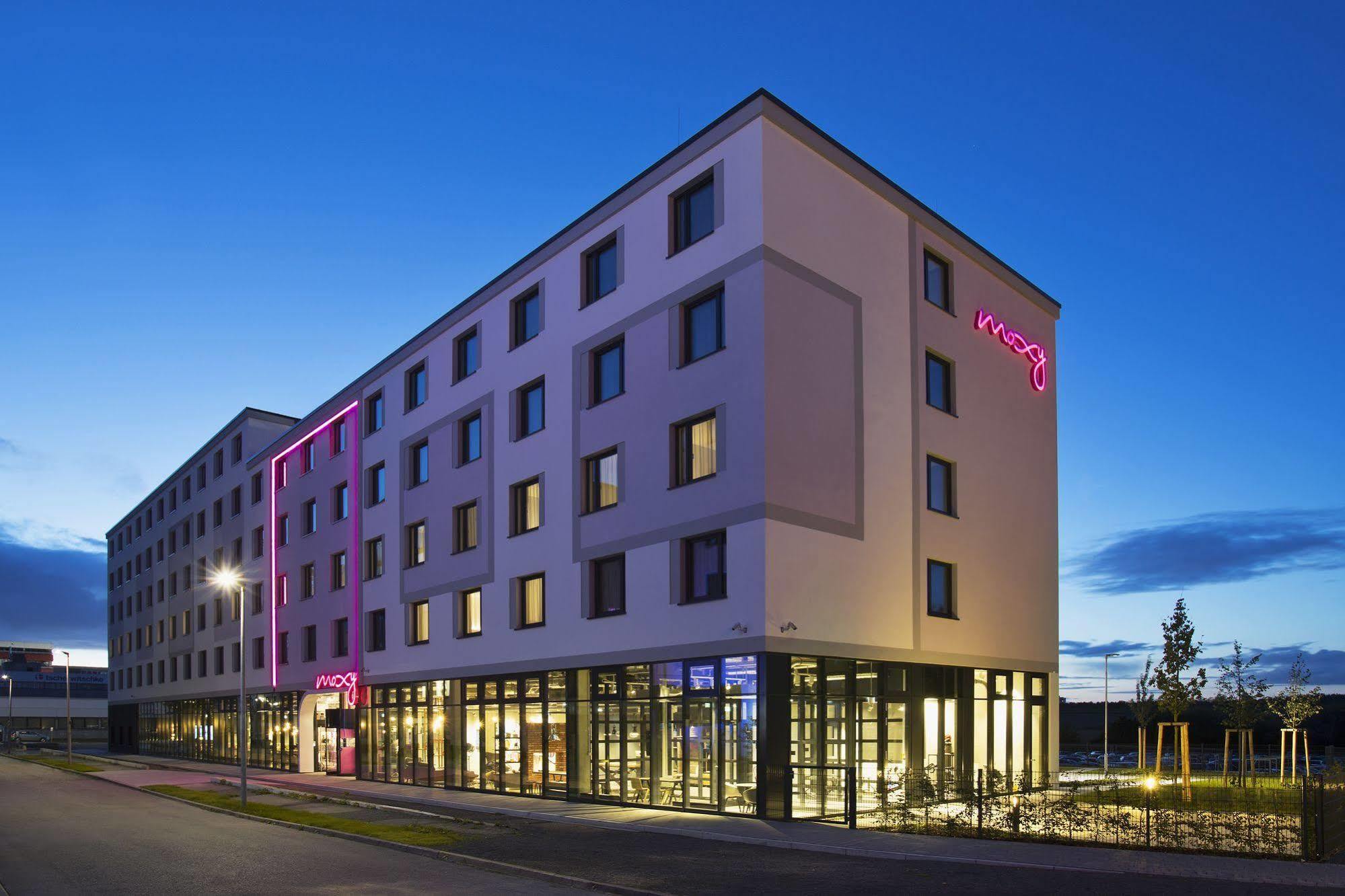 Moxy Stuttgart Airport/Messe Hotel Leinfelden-Echterdingen Exterior foto